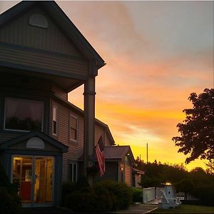 Granite Town Hotel